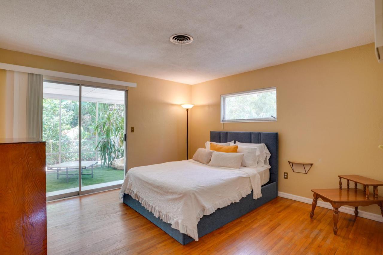 Charming Mid-Century House - Just Steps To Lake! 레이크랜드 외부 사진